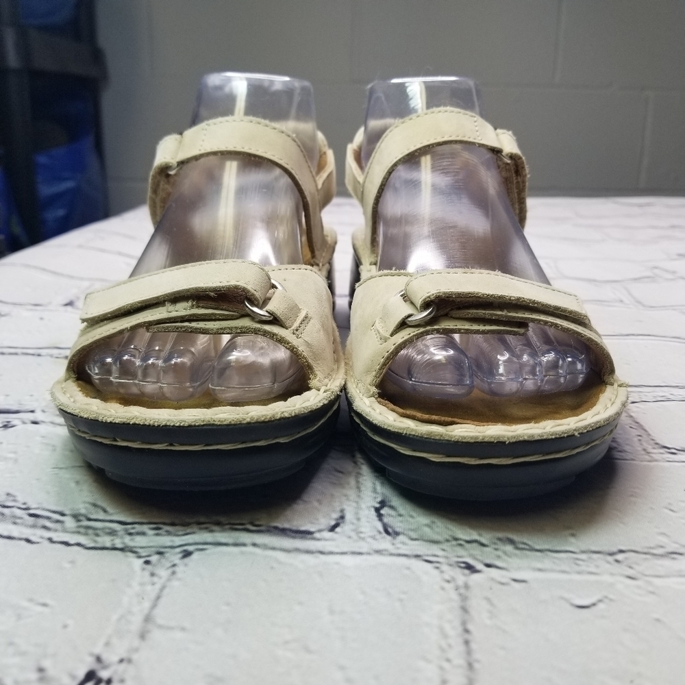 Naot Papaya bone ankle strap sandals - Picture 6 of 16